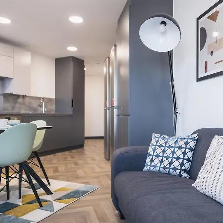 Apartment Ensuite Bedrooms With Shared Kitchen At Onyx Located In