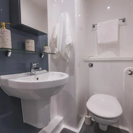 Ensuite Bedrooms With Shared Kitchen At Onyx Located In