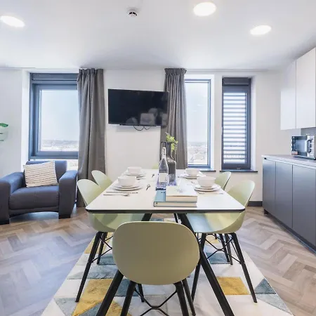 Ensuite Bedrooms With Shared Kitchen At Onyx Located In Birmingham