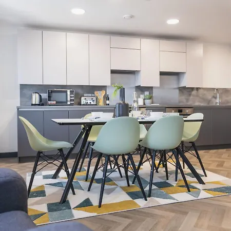 Ensuite Bedrooms With Shared Kitchen At Onyx Located In Apartment